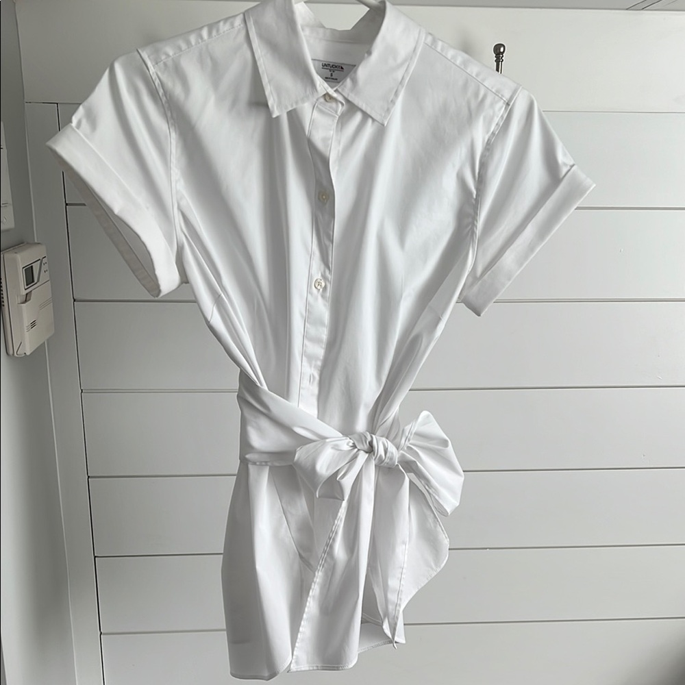 UNTUCKit White Button-Up Tie-Front Shirt